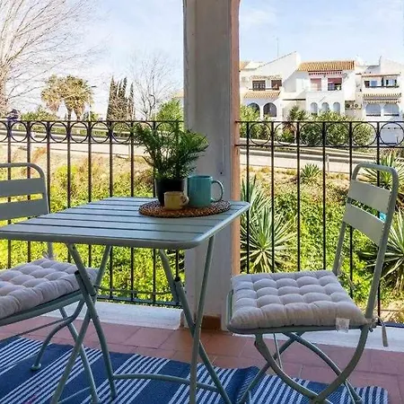 Pink Paraiso Apartment
